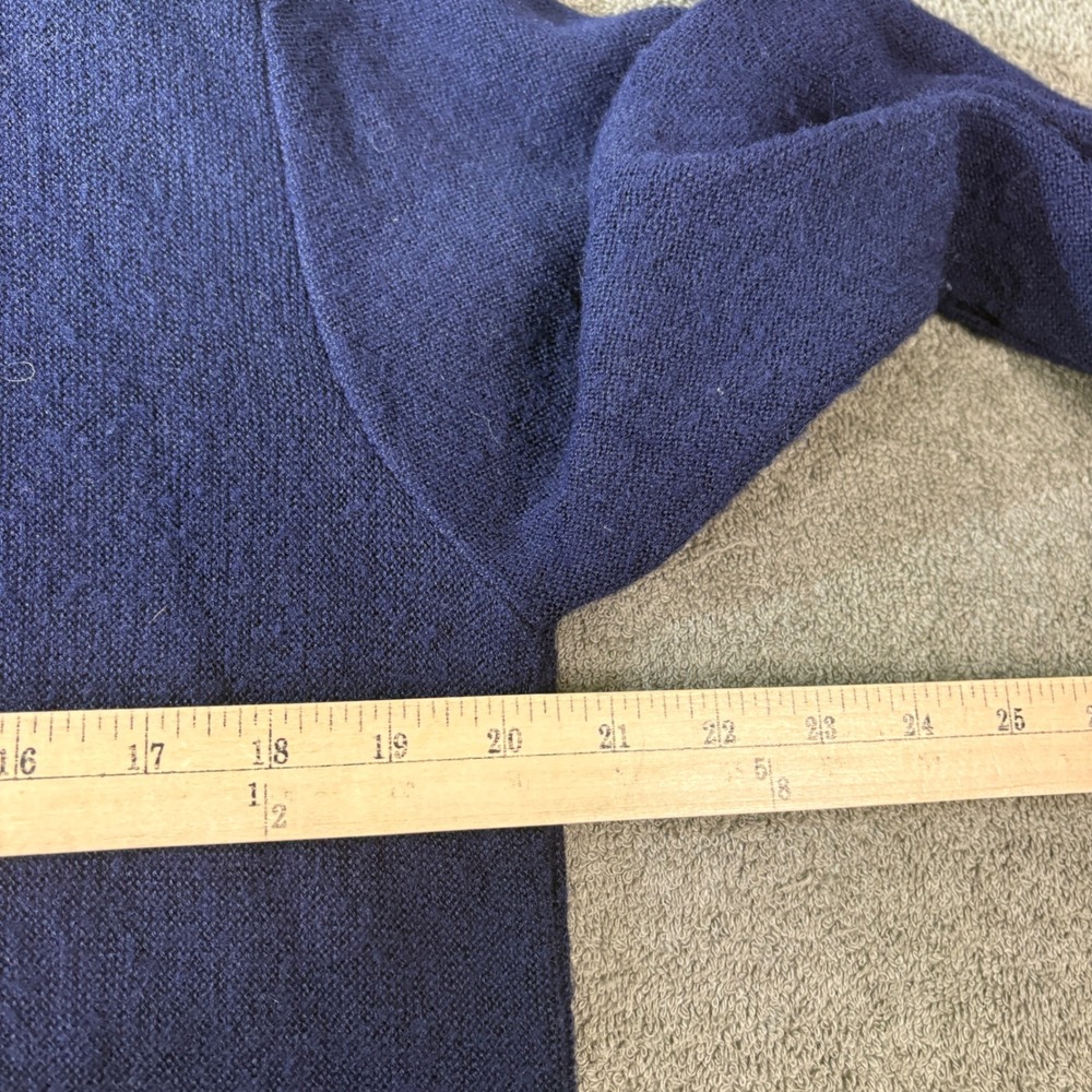 Vintage Izod Lacoste Cardigan Mens Size Medium Navy Blue V-Neck Knit Preppy 80s - Picture 7 of 7